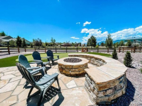 ✶Falcon's Nest✶hot tub/games/mins to USAFA &hiking